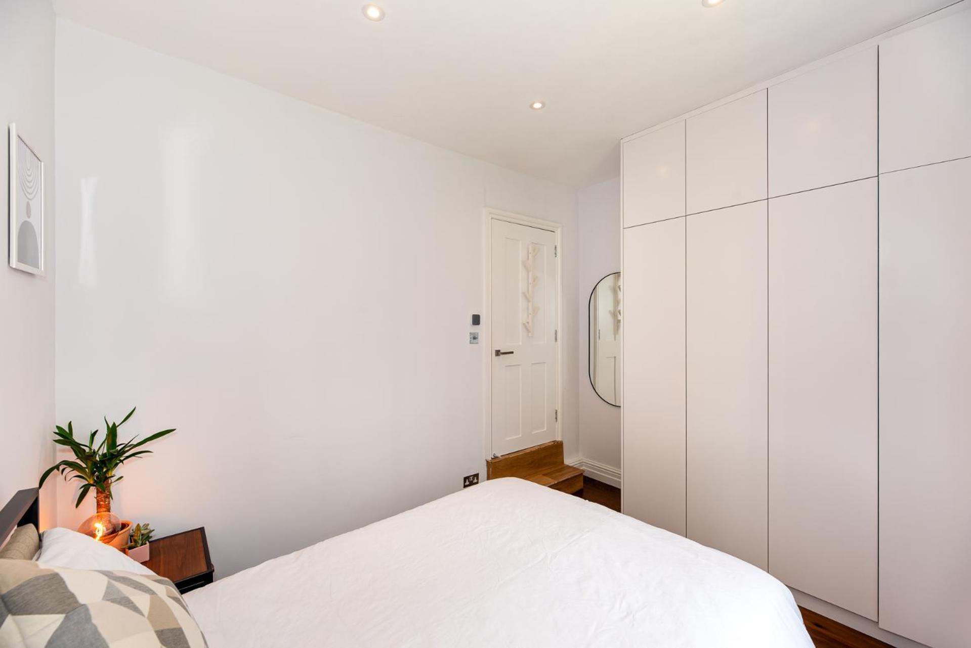 2-Bedroom Victorian Apartment In Kensington Londra Exterior foto