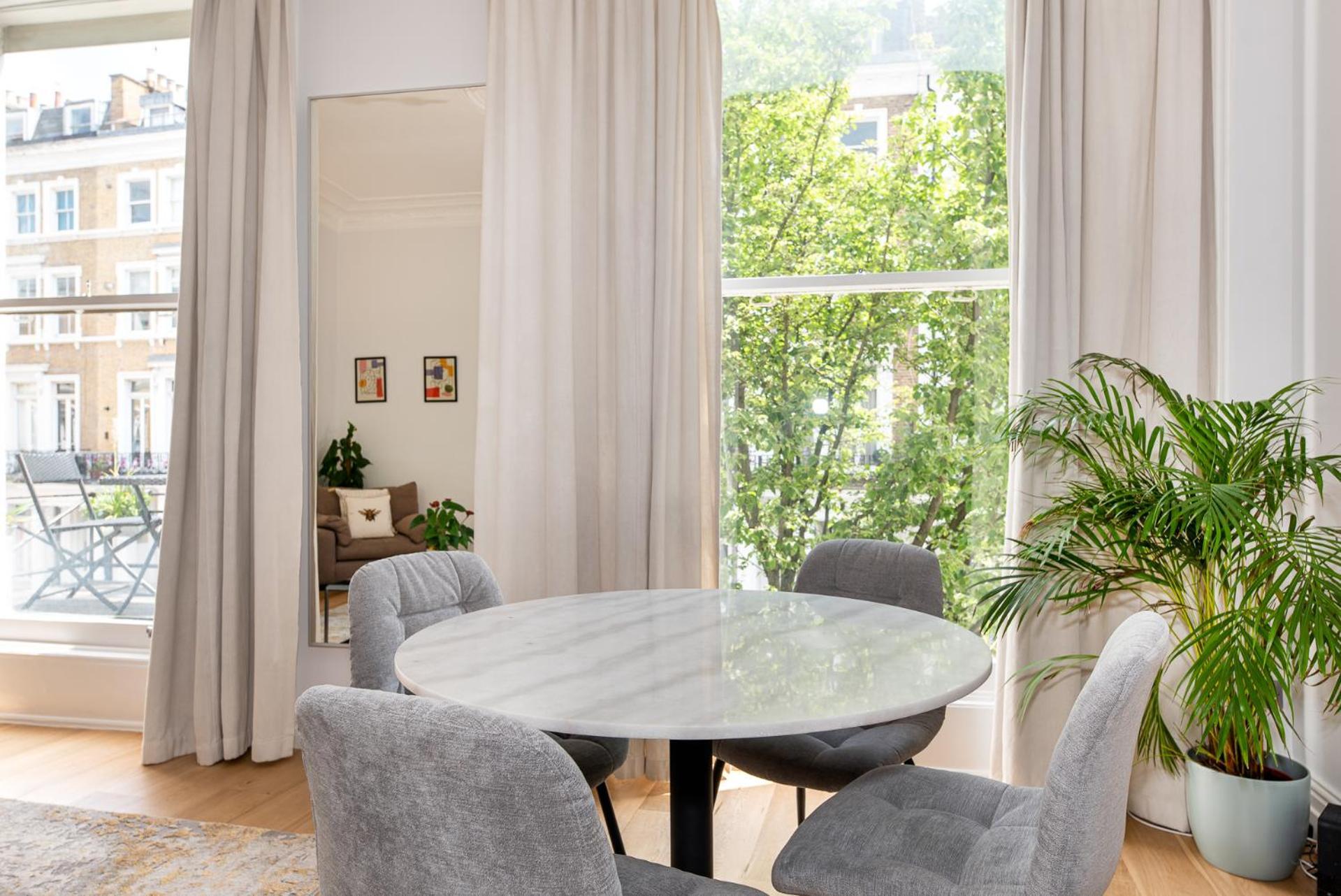 2-Bedroom Victorian Apartment In Kensington Londra Exterior foto