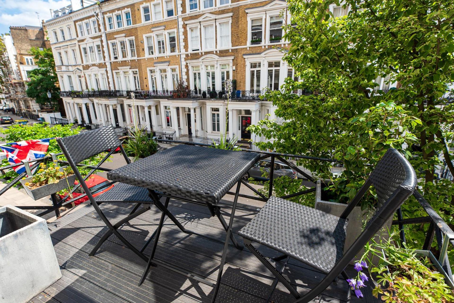 2-Bedroom Victorian Apartment In Kensington Londra Exterior foto